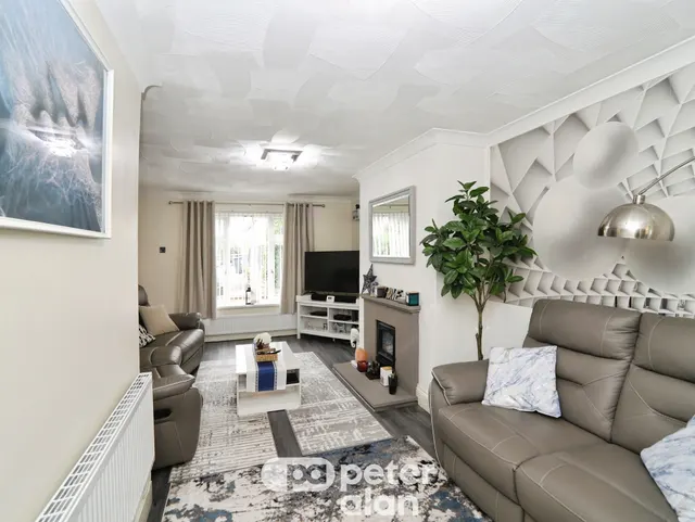 Liswerry Close, Cwmbran, NP44, photo 2
