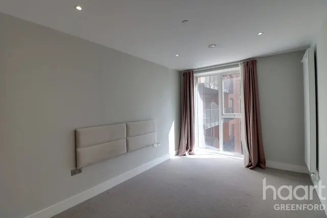 Merrick Road, Southall, UB2, photo 2