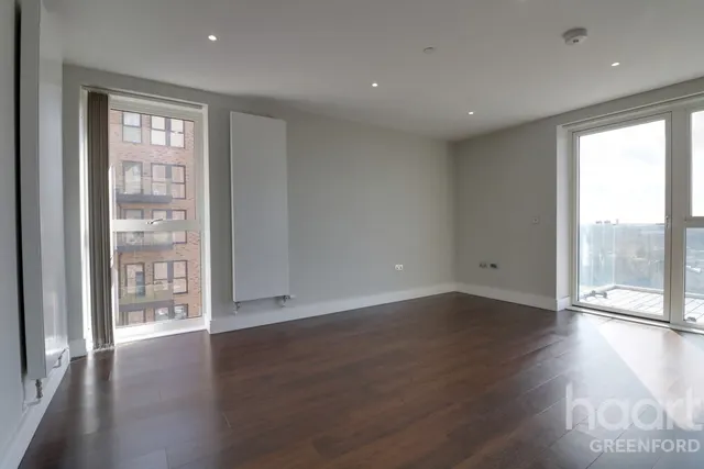 Merrick Road, Southall, UB2, photo 1