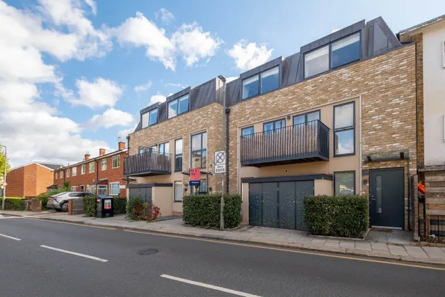 Aboyne Road, London, SW17, photo 2