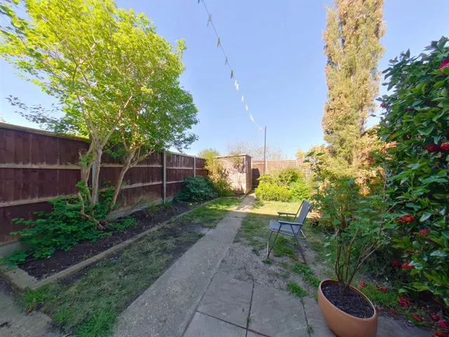 Photo 2 — Turtle Close, Stubbington, Fareham