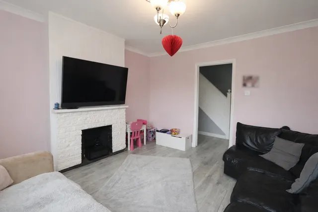 Photo 3 — Chase Cross Road, Romford, RM5 3XR