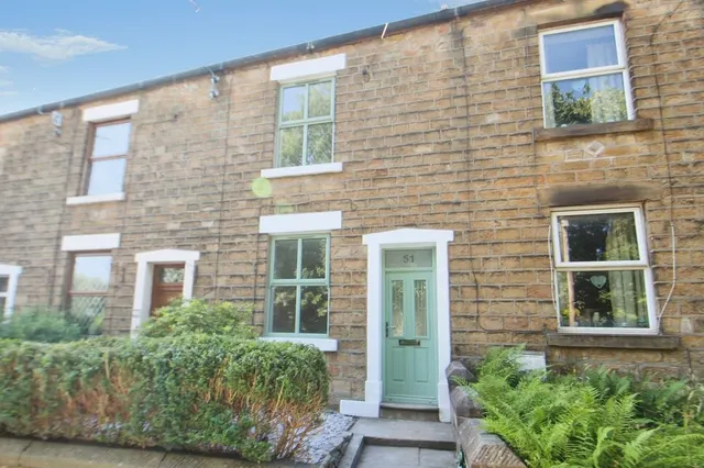 Shaw Lane, Glossop, SK13, photo 1