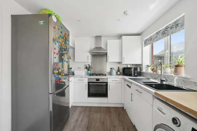 Olley Crescent, Witney, OX29, photo 2