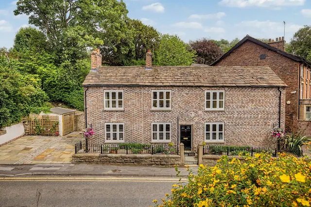Prestbury, Macclesfield, photo 1