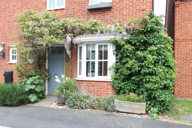 Photo 2 — Primrose Way, Kidderminster