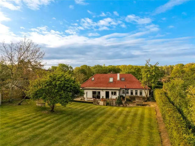 Byes Lane, Silchester, Hampshire, RG7 2QB, photo 1
