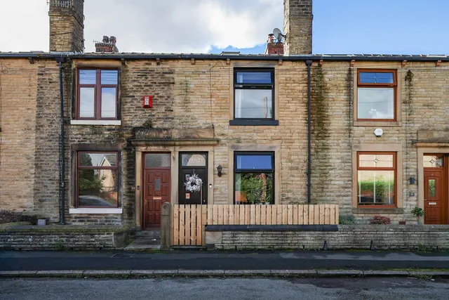 Sutcliffe Street, Littleborough OL15 9BE, photo 1