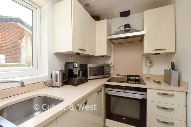 Foxley Lane, Purley, CR8, photo 3