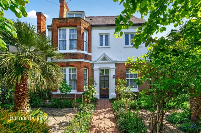 Hanworth Road, Feltham, TW13, photo 1