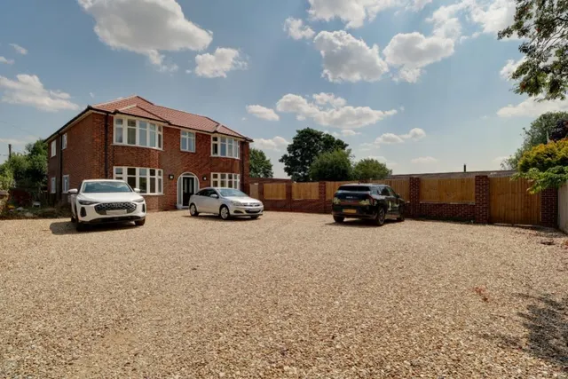Bourne Road, Colsterworth, NG33, photo 1