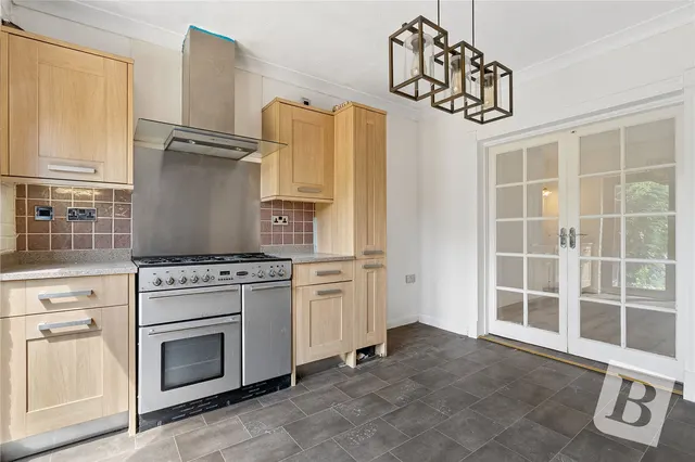 Ravenscourt Grove, Hornchurch, RM12, photo 1