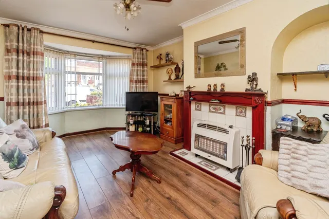 Manor Road, Wednesbury, WS10, photo 2