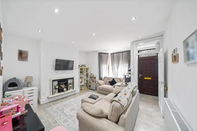 Photo 2 — Low Bank Road, Ashton-In-Makerfield, Wigan, Wigan, WN4 9RZ
