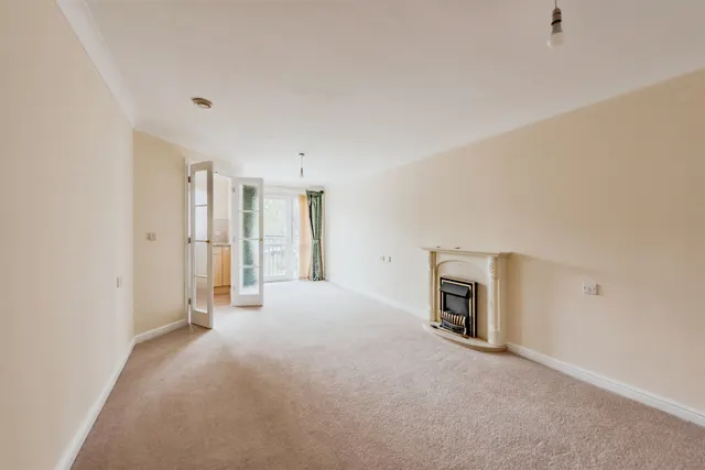 Linkfield Lane, Redhill, RH1, photo 2