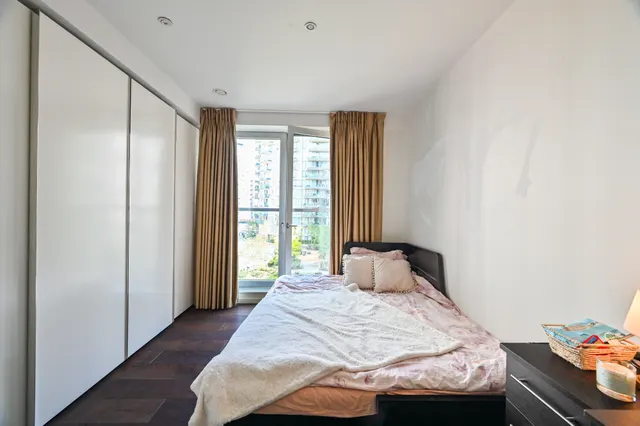 Photo 3 — Apartment 348, 12 Baltimore Wharf, London