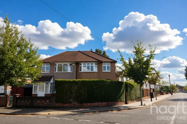 Derwent Road, Southall, UB1, photo 1