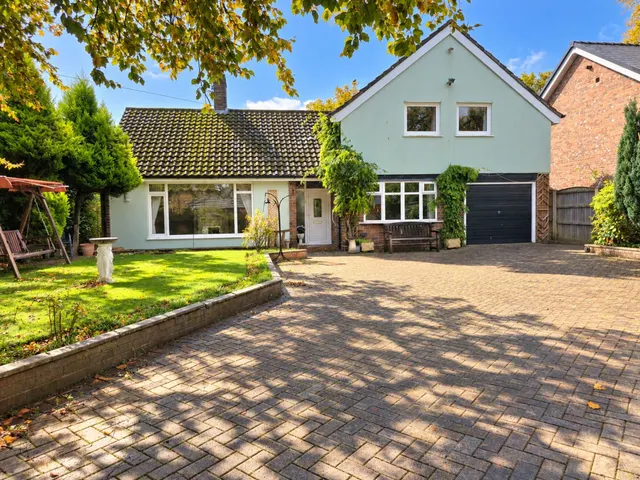 Victoria Road, Warrington, photo 1