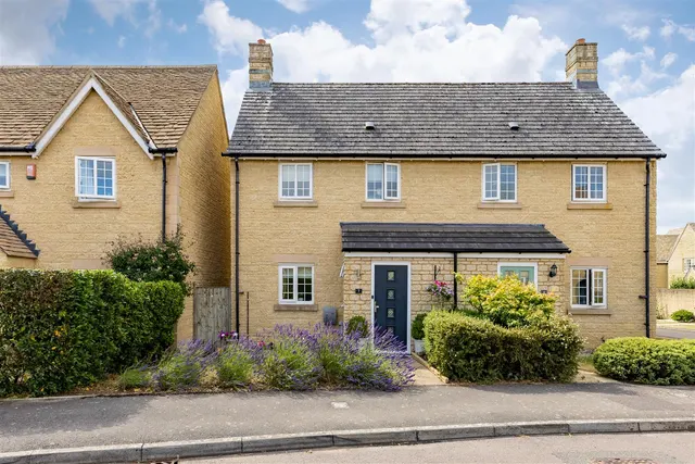 2 bedroom house, Linden Lea, Down Ampney, GL7
