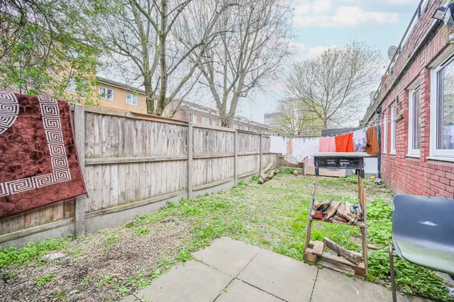 London, N18, photo 3