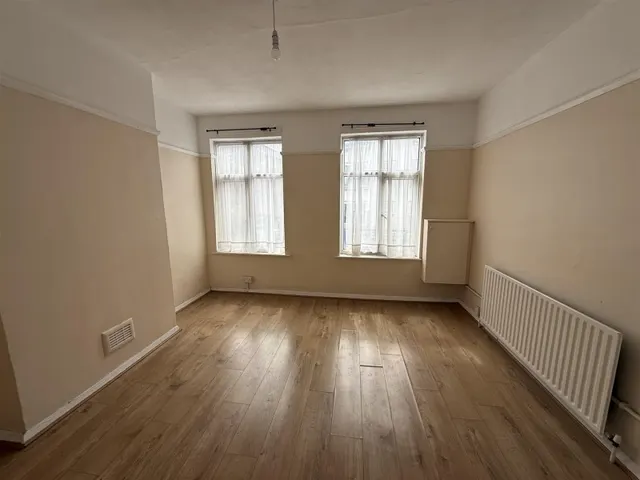 Parkview High Street, Yiewsley, West Drayton, photo 1