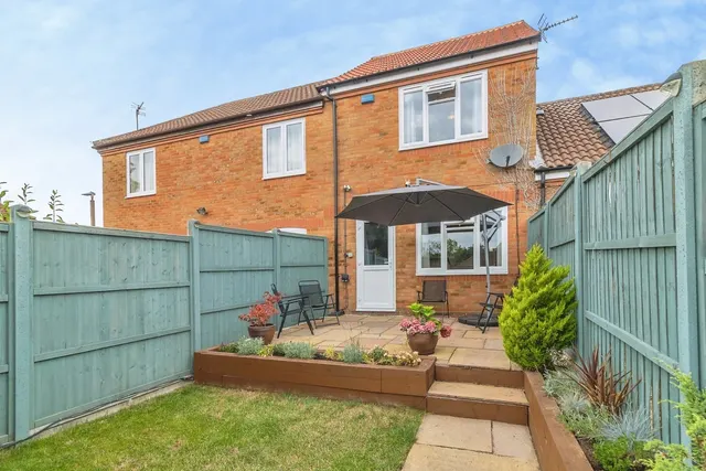 Photo 3 — Quinton Drive, Bradwell, Milton Keynes, Buckinghamshire, MK13