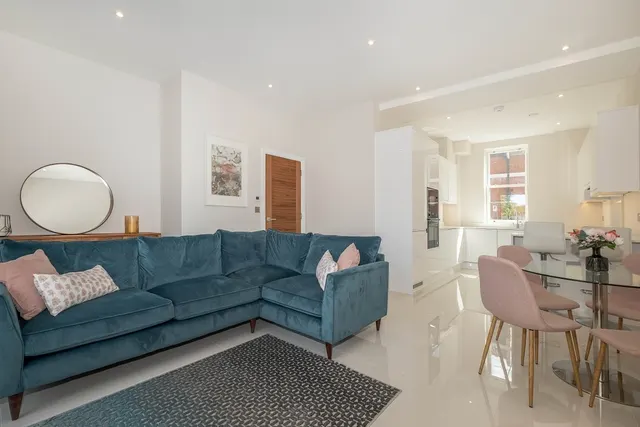 Merton Road, London, SW19, photo 1