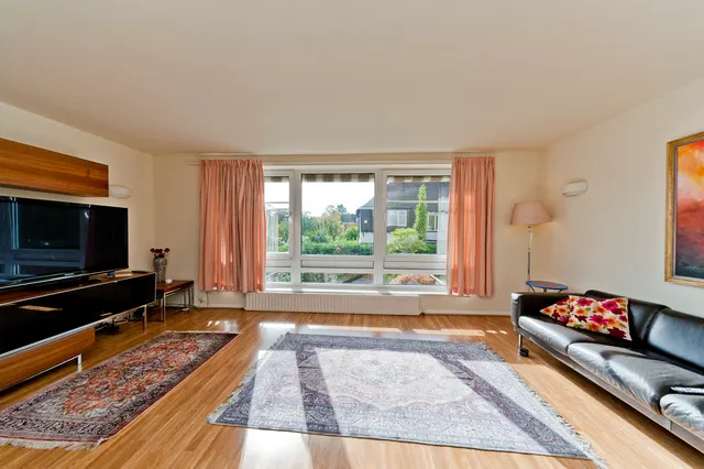 Fitzwilliam Avenue, Kew, TW9, photo 2