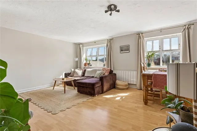 Massingberd Way, London, SW17, photo 2
