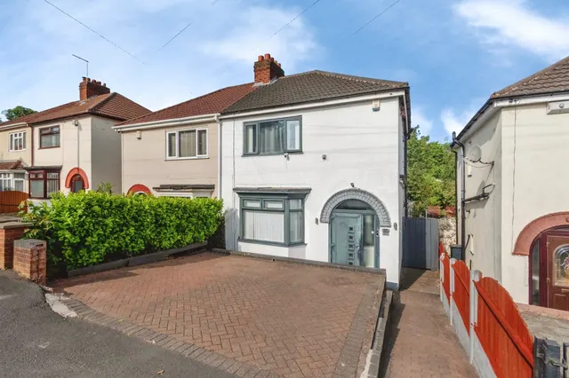 Summerhill Road, Bilston, WV14, photo 1