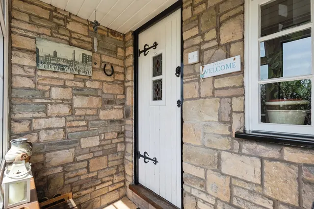 Photo 3 — Burnside Close, Stalybridge, Greater Manchester, SK15