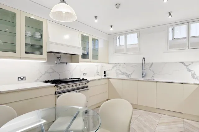 Upper Brook Street, Mayfair, W1K, photo 3