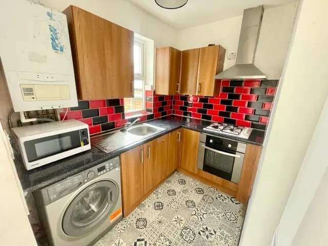 High Street, Stratford, E15, photo 3
