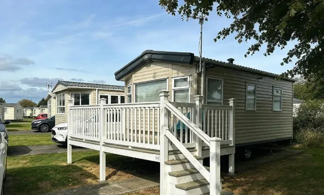 Clacton, CO16, photo 1