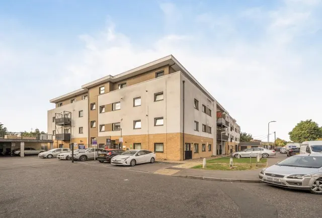 Spring Gardens, Romford, RM7, photo 1