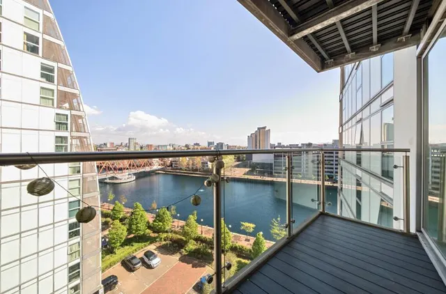 The Quays, Salford, M50, photo 1