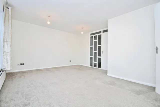 Greenwood Close, Sidcup, DA15, photo 3