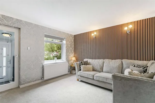 Photo 2 — Auchneagh Crescent, Greenock, Inverclyde, PA16