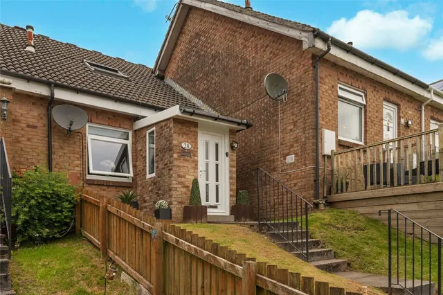 Auchneagh Crescent, Greenock, Inverclyde, PA16, photo 1