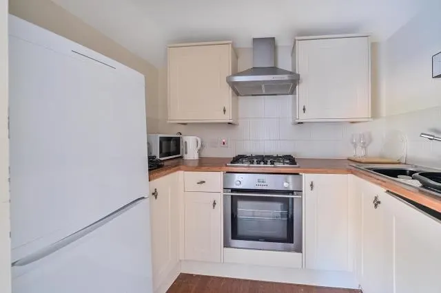 High Street, Waddesdon, HP18, photo 3