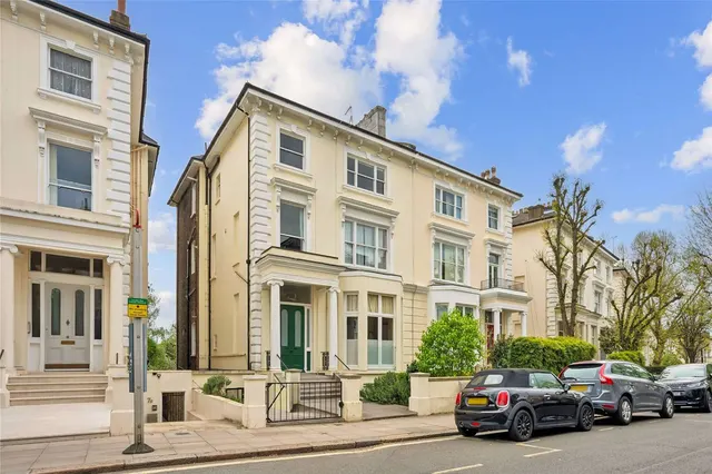 Photo 2 — Belsize Park, London, NW3 4ET
