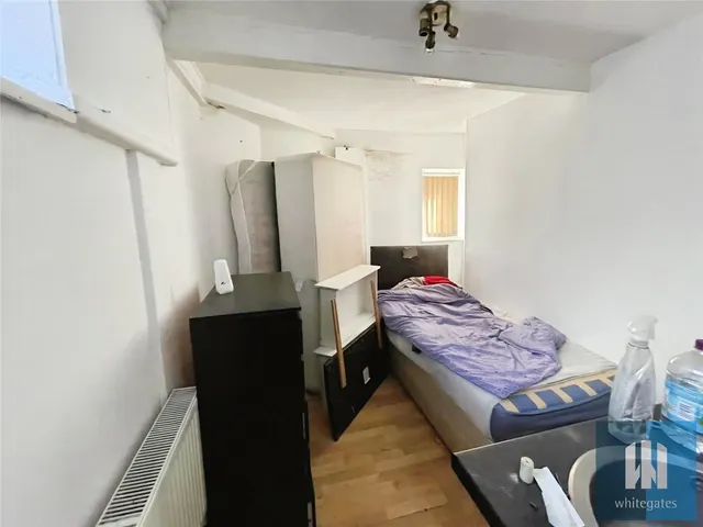 Neale Road, Lockwood, HD1, photo 2