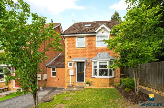 Cater Gardens, Guildford, GU3, photo 1