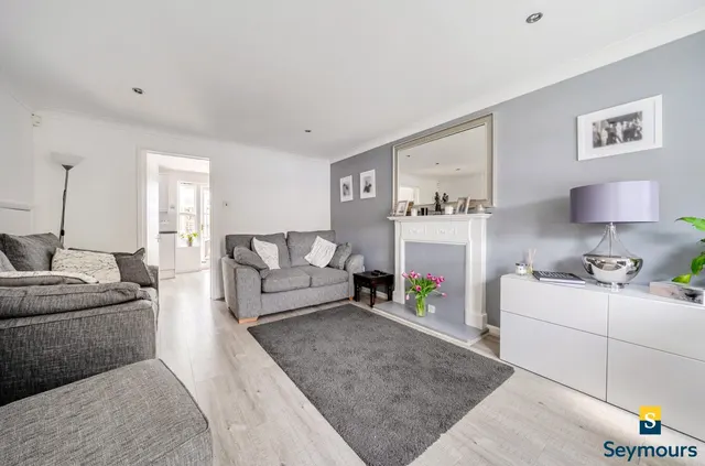 Cater Gardens, Guildford, GU3, photo 2