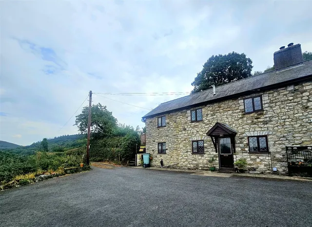 Wents Castle, Walton, Presteigne, Powys, LD8 2PH, photo 1