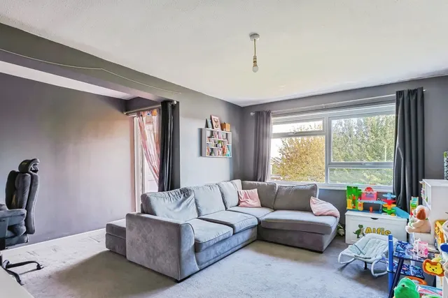 Manton Road, Poole, BH15, photo 2