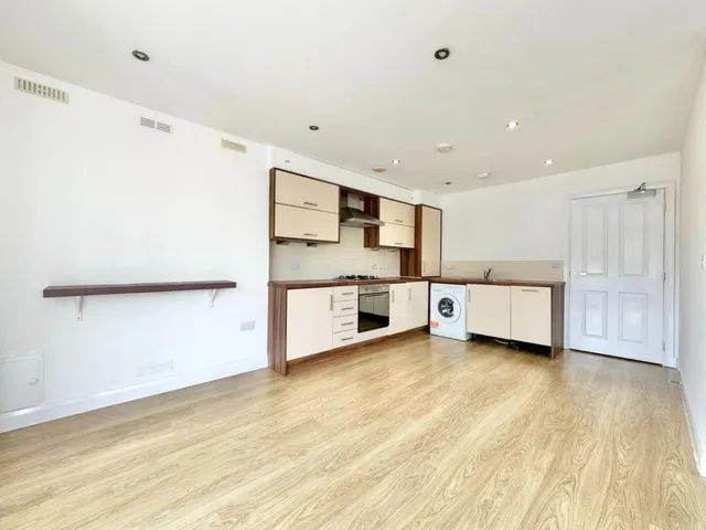 Oakwell Vale, Barnsley, S71, photo 3