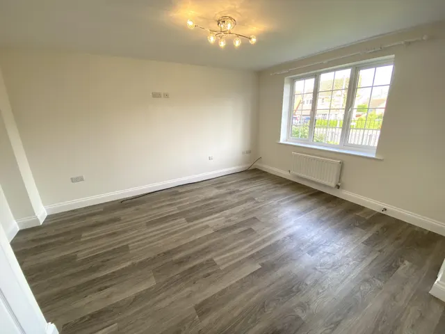 Lea Court, Bingham, NG13, photo 3