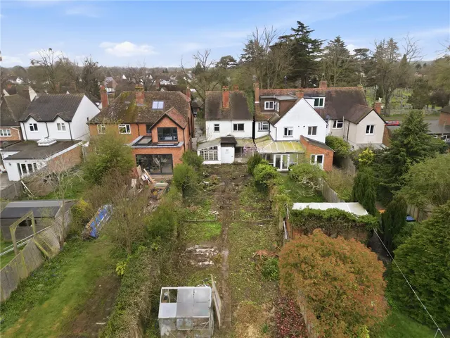 Photo 3 — Evesham Road, Stratford-upon-Avon, Warwickshire, CV37
