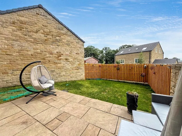 Photo 2 — Bolton Drive, Silsden, BD20 9FN